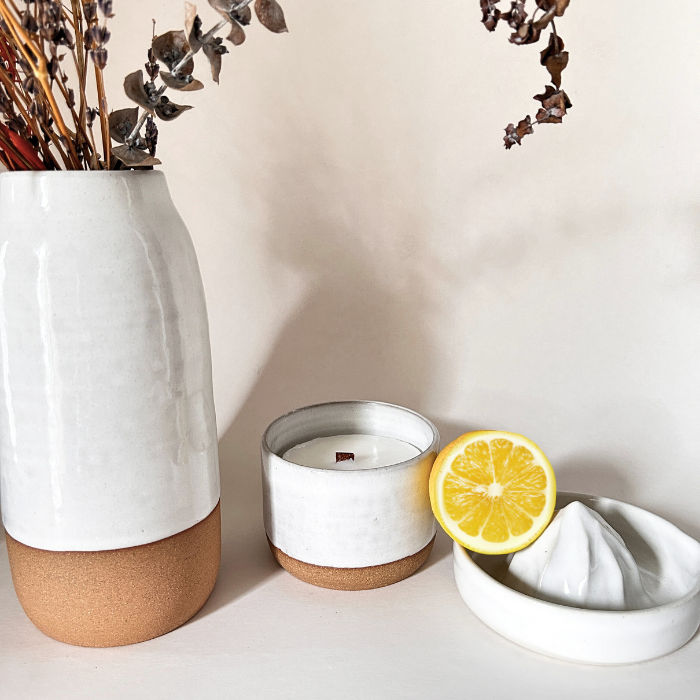 Bougie montréal - Sicile - Coton Corail - Bougie rechargeable - pot blancCoton Corail - Bougies rechargeable - bougie artisanale Quebec - bougie Montréal - chandelle fait au Quebec - pot blanc bougie sicile