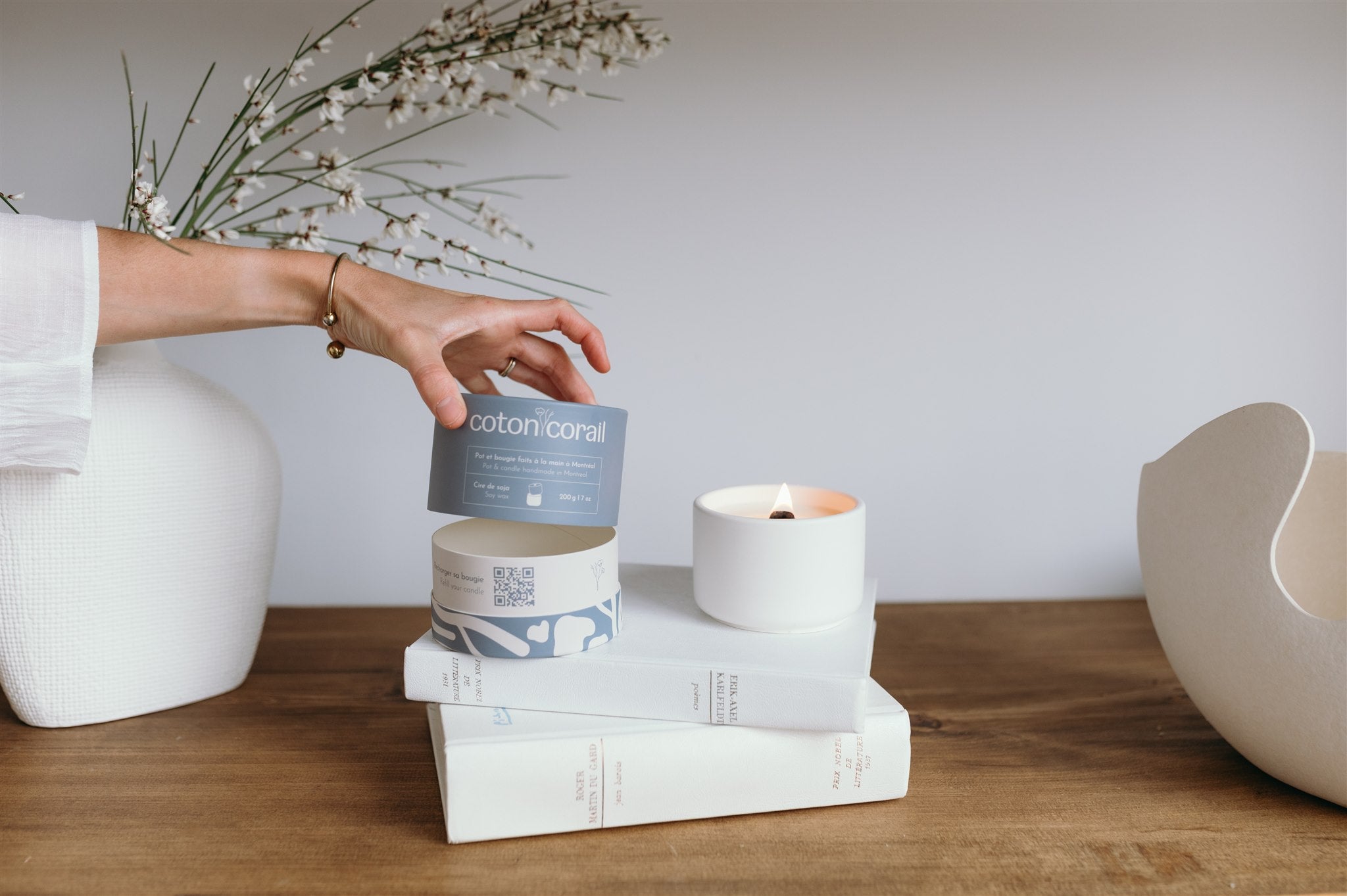 Coton Corail - Bougie Rechargeable - Montréal - Fait main au Québec - Packaging écoresponsable - frontpage