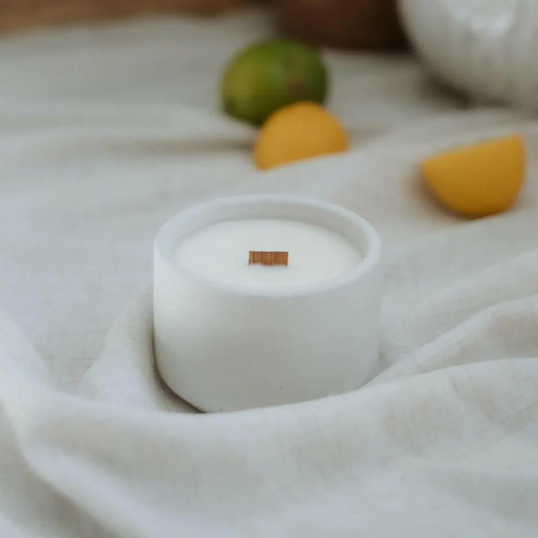 Bougie - Java | Bois de Teck + Citron Coton Corail Bougie Parfumée - Fait au québec