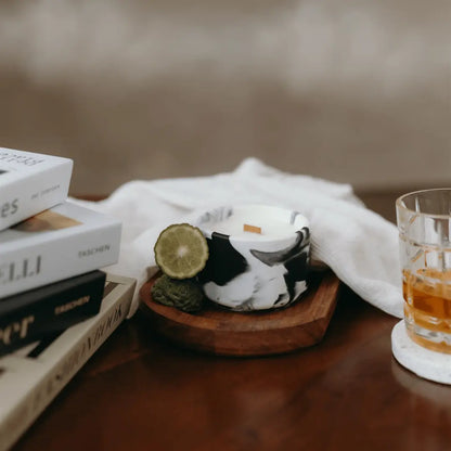 Bougie Hamptons | Tabac + Bergamote Coton Corail Bougie Parfumée - Fait au québec