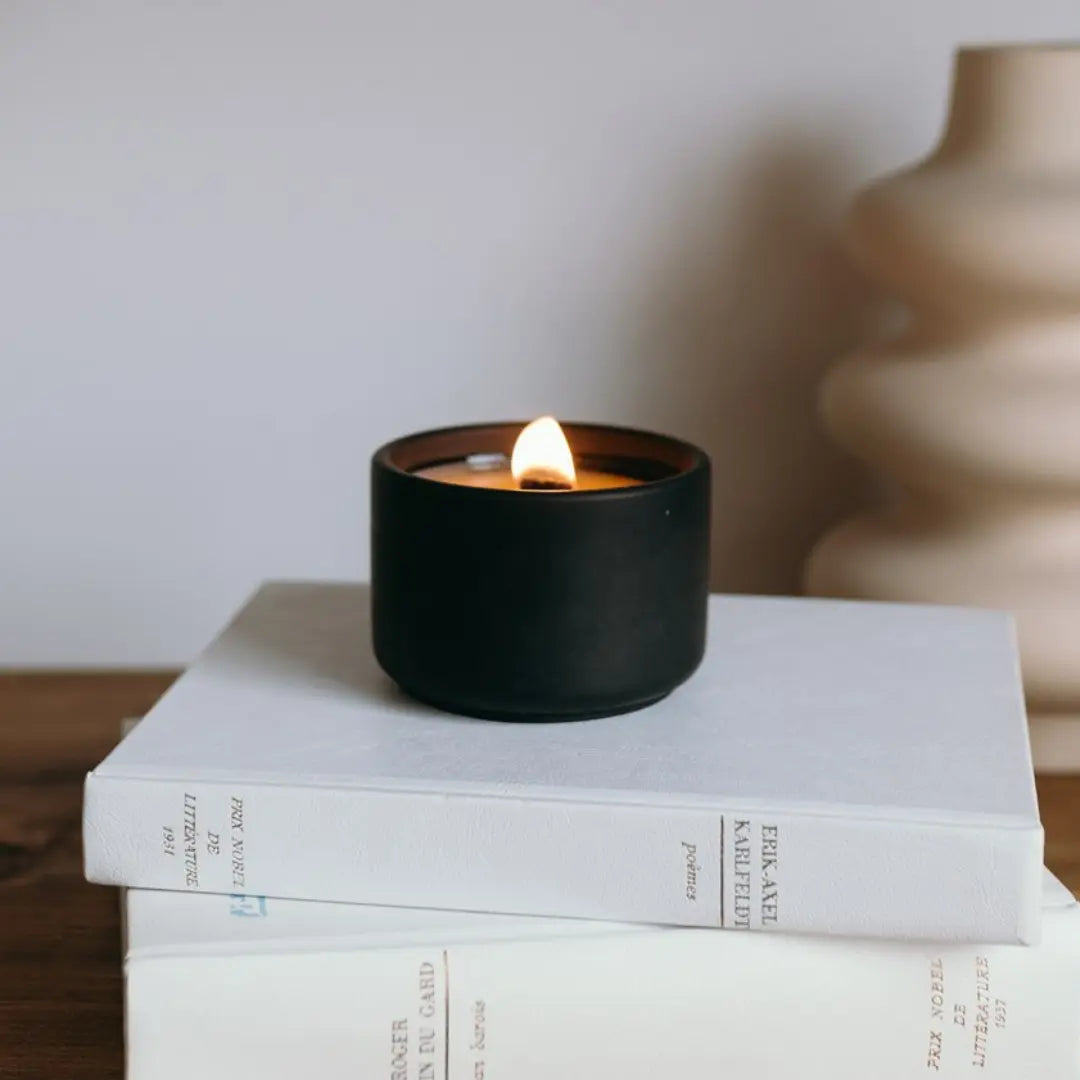 Bougie - Sicile | Bergamote + Ambre gris Coton Corail Bougie Parfumée - Fait au québec