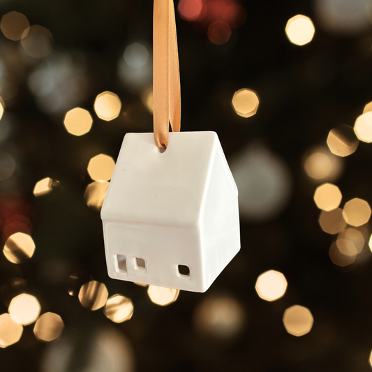 Ornement en céramique en forme de maison - parfumé sapin