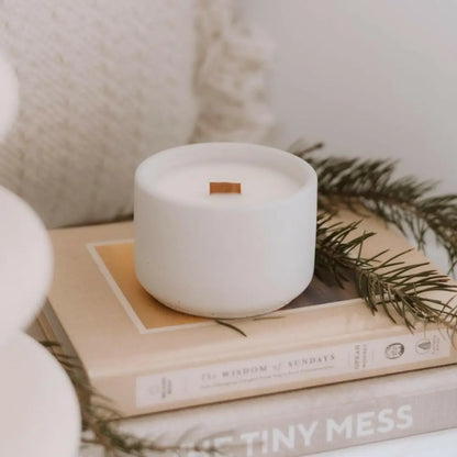 Bougie - Charlevoix | Aiguille de sapin + Genévrier Coton Corail Bougie Parfumée - Fait au québec